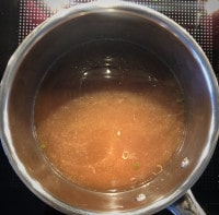 Sud der Pho-Suppe gut eingekocht