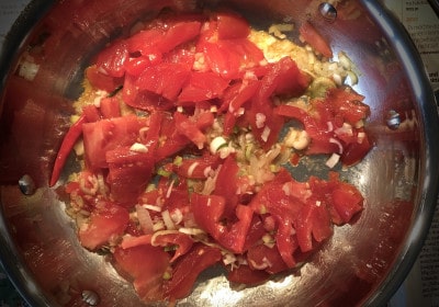 Zwiebeln Tomate Kräuter