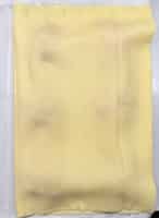 Nun wird die andere Hälfte des Teigs über die Seite mit der Füllung geklappt