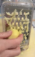 Für Rösti rappen wir die Kartoffeln immer grob