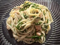 Linguine mit Räucherlachs und Queller